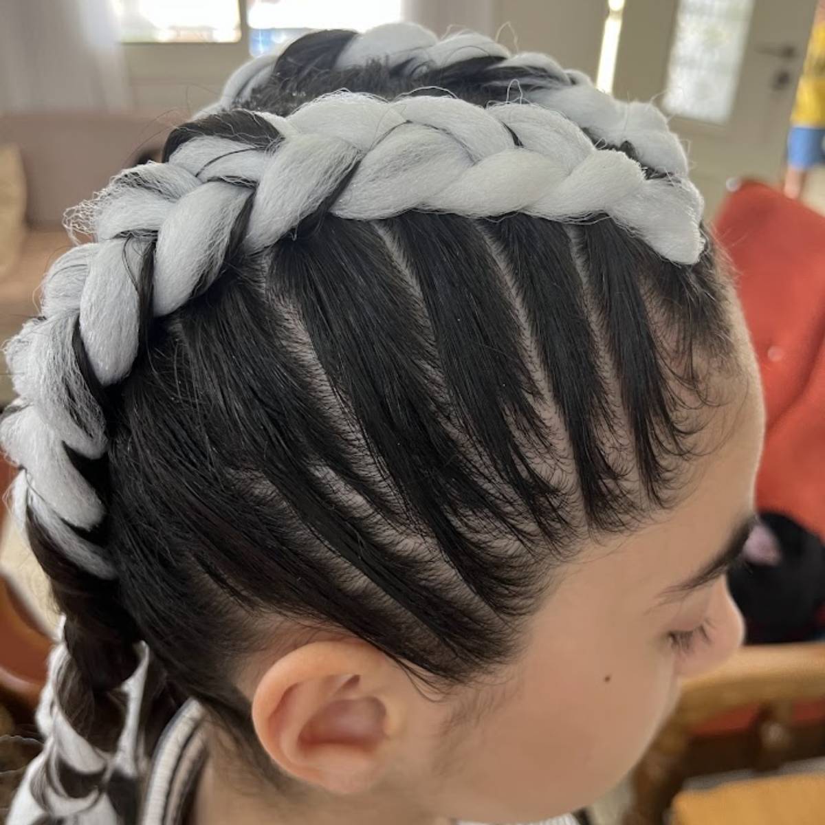 צמה קלה ומתאימה לילדה בגיל גן, לשגרה רגועה ונוחה