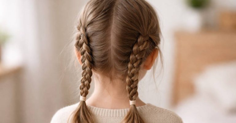 צמות עדינות לילדה שנשמרות מסודרות לאורך זמן ומתאימות לשגרה יומיומית